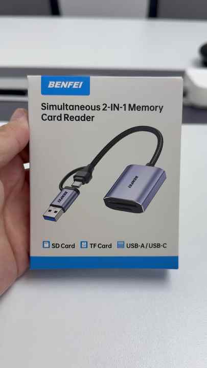 2-in-1 USB-C SD and microSD card reader